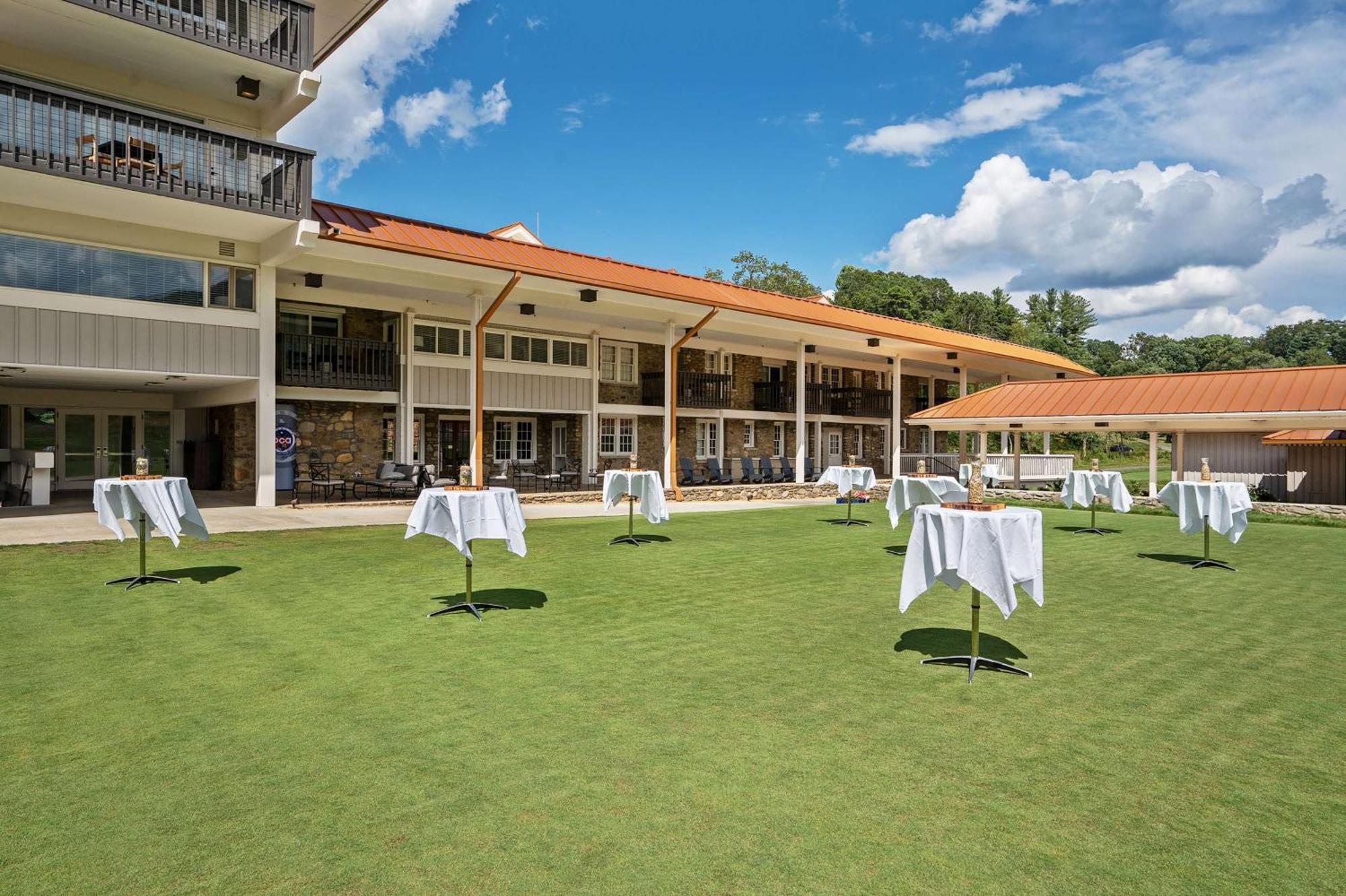 Waynesville Inn And Golf Club, Tapestry Collection By Hilton Exteriör bild